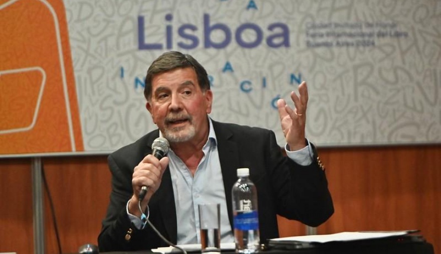 Alberto Sileoni: “Invertir o recortar en libros resume el orden de prioridades de un gobierno”