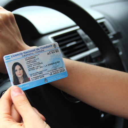 Aumenta el precio de un certificado clave para obtener la licencia de conducir