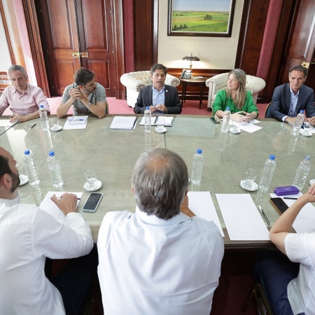 Kicillof reunió a su mesa política en medio de las tensiones internas de Unión por la Patria