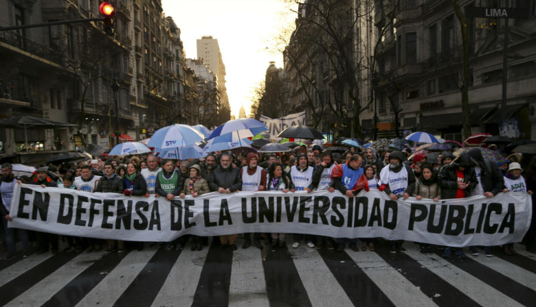 Docentes universitarios convocan a un paro de una semana tras el receso invernal