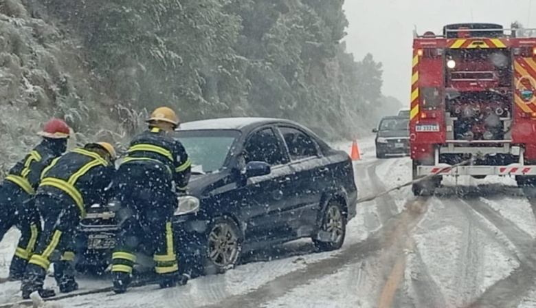 Frío en la provincia: tránsito con mayores recaudos por presencia de nieve y hielo en las rutas