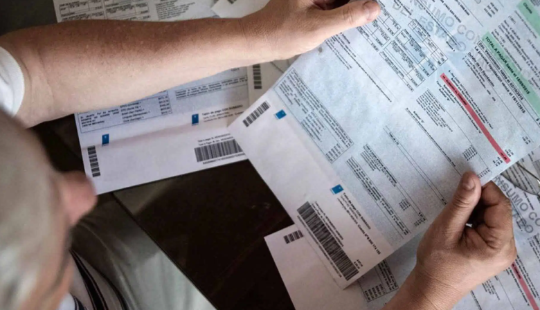 Octubre llega con aumentos en la luz y el colectivo