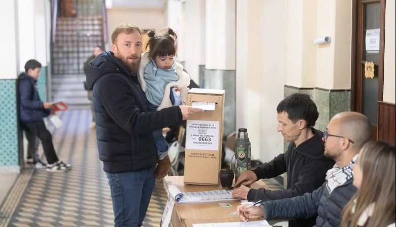 Federico Otermín votó en Banfield