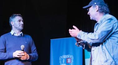 Pilar: Pedro Saborido en una charla abierta y gratuita en el Teatro Municipal Ángel Alonso
