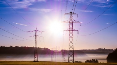 Kicillof firmó un convenio energético que beneficiará a 370 mil bonaerenses