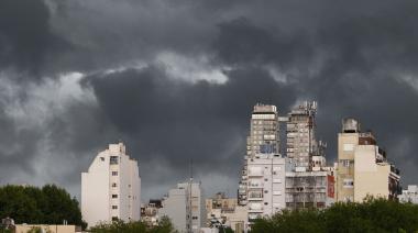 Casi toda la provincia de Buenos Aires en alerta por vientos y tormentas