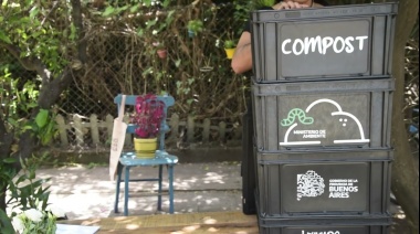 Entregan composteras y tachos de residuos a clubes de barrios bonaerenses