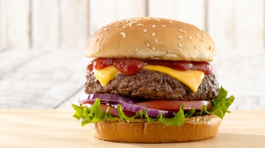 Venden hamburguesas a $1 en el Conurbano: cuándo y en qué locales se consiguen