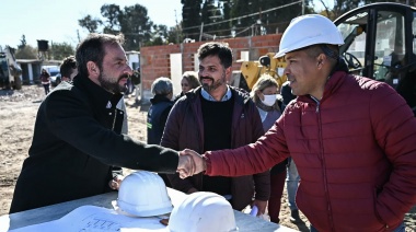 Construyen viviendas para adultos mayores en el barrio Stone de Escobar