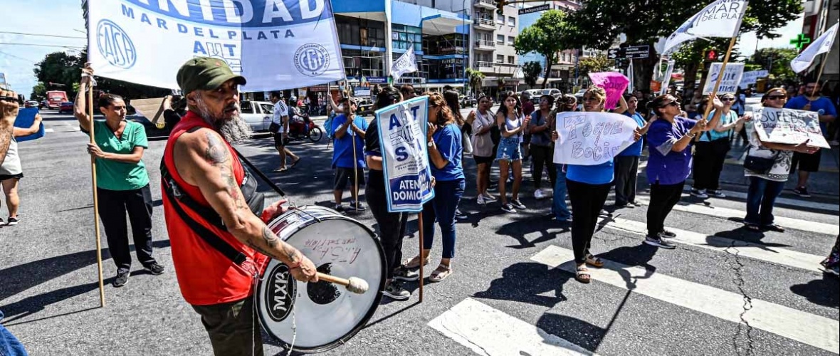 Mar del Plata: Trabajadores de la sanidad realizan un paro 