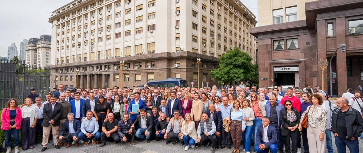 Intendentes bonaerenses denunciarán a Caputo por la devolución de fondos para rutas