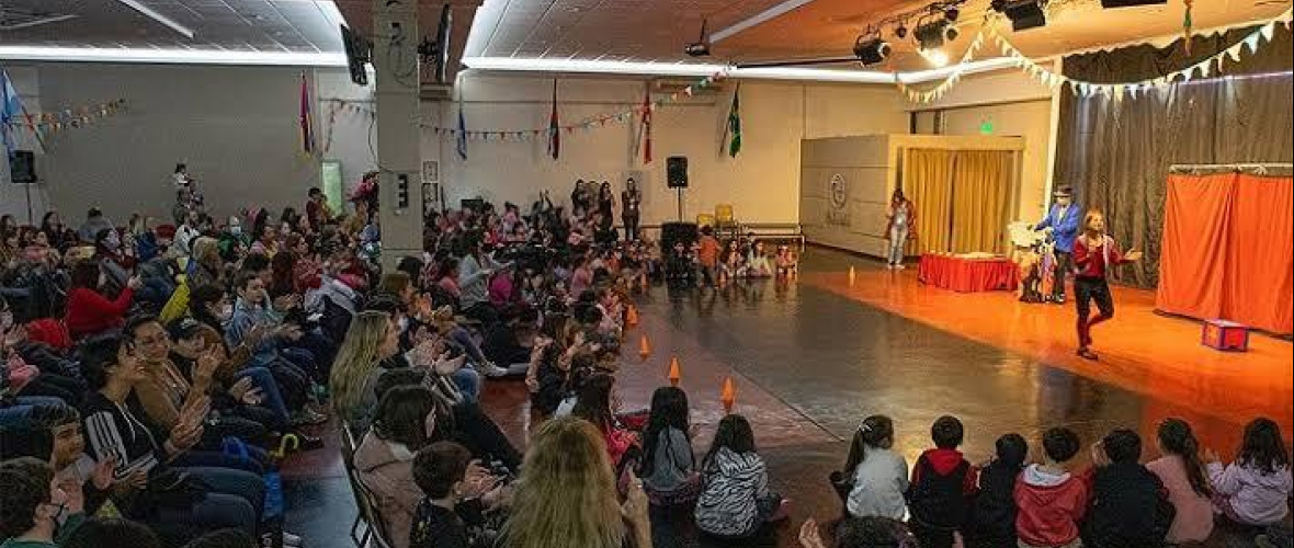 Vacaciones en La Matanza: la UNLaM abre sus puertas con espectáculos y propuestas solidarias