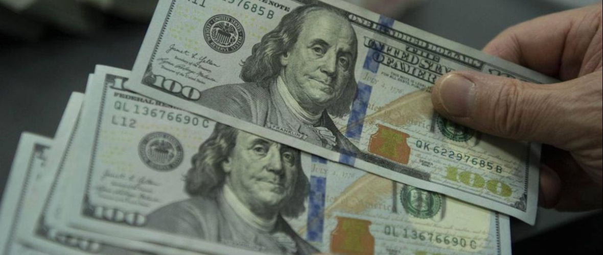 El Banco Central habilitó las cuentas sueldo en dólares para el pago de salarios