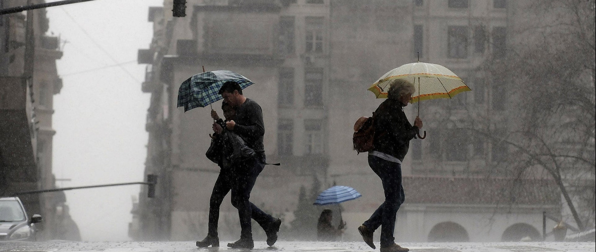 Temporal en el AMBA: cayó en horas más de la mitad de la lluvia prevista para todo agosto
