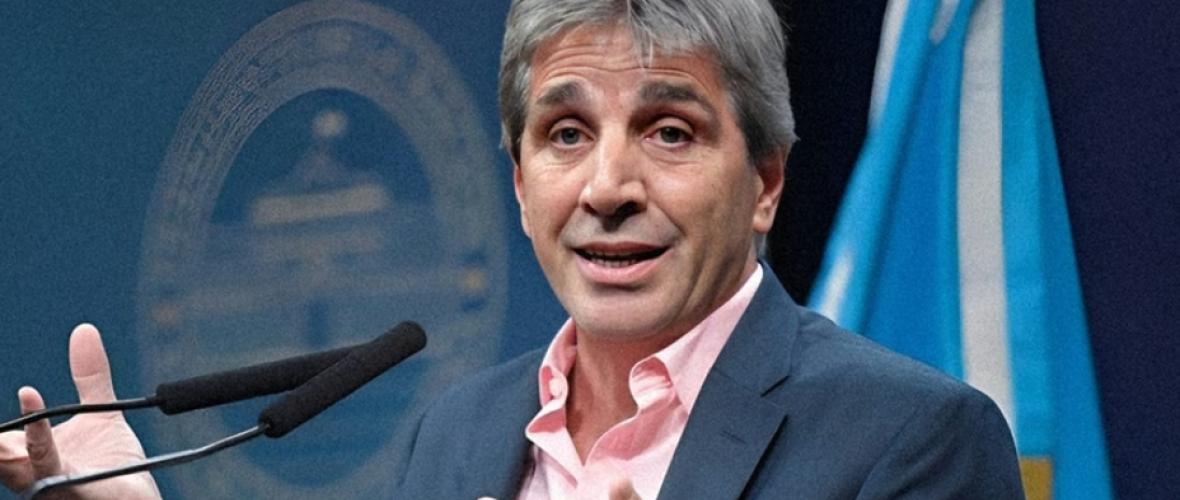 Caputo negó su salida del Gobierno en un cruce por X