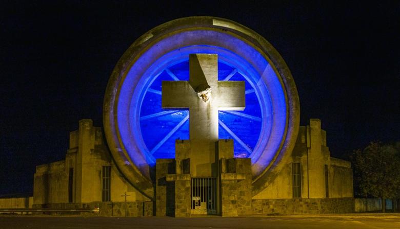 Comienza la restauración del portal del Cementerio de Saldungaray