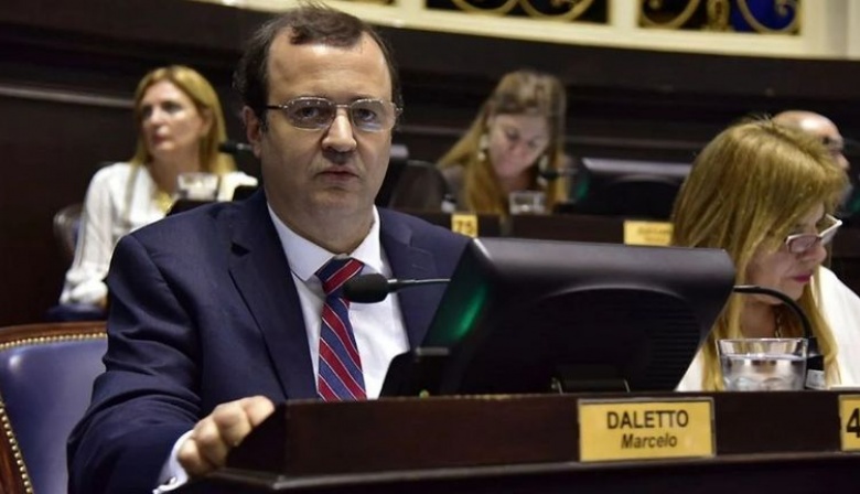 Senador Marcelo Daletto impulsa que municipios gestionen la educación pública