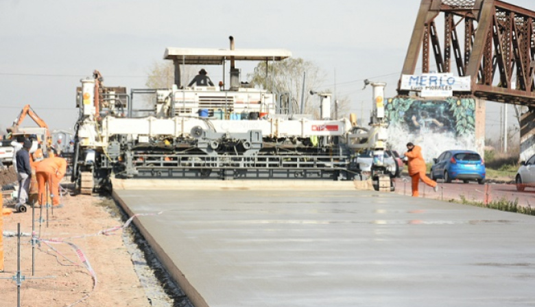 Katopodis recorrió las obras de la Ruta 40 en Merlo