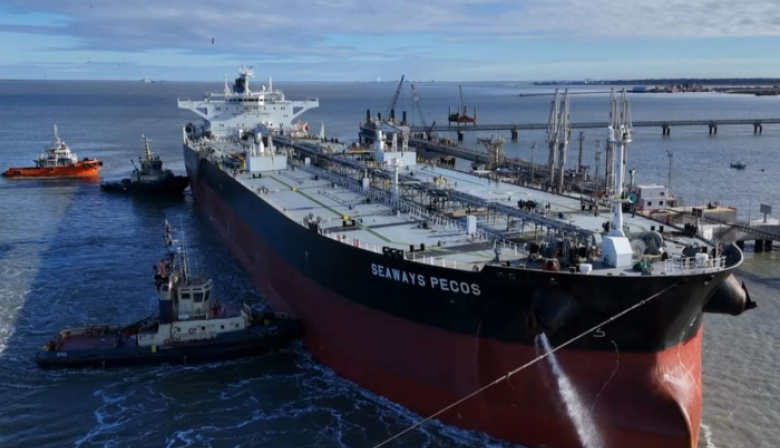 De Vaca Muerta a Estados Unidos: Puerto Rosales recibió el buque de mayor porte ingresado en su historia