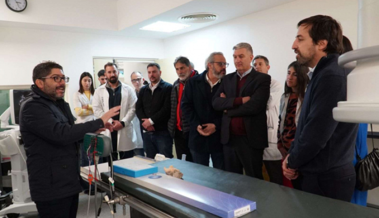 Kreplak inauguró un angiógrafo de alta complejidad y entregó equipamiento en La Plata