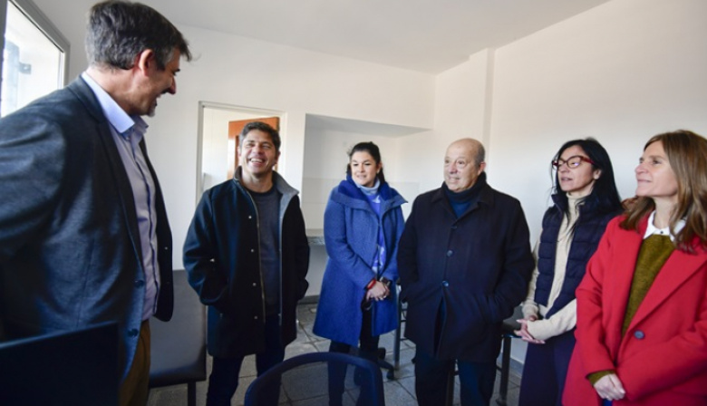 Kicillof, en campaña: Milei eligió “privatizar y paralizar todas las obras públicas”