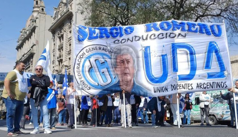 Paritarias: un gremio de docentes rechazó la oferta y se declaró en alerta