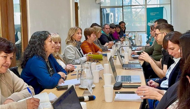 La Provincia recibe a estatales y docentes para buscar cerrar un acuerdo salarial