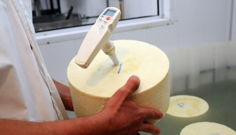 Brote de listeriosis: recomiendan comprar quesos con etiqueta y rótulo