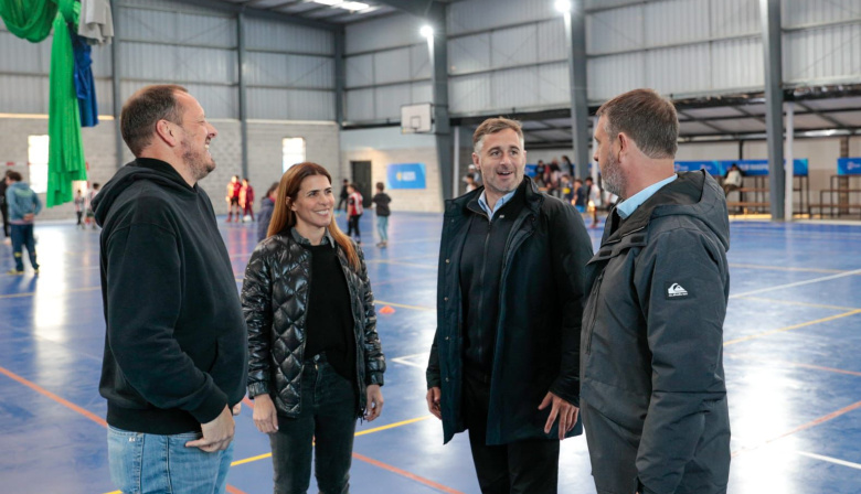 Inauguraron la renovación del Club Municipal Peruzzotti con nuevo SUM y playón cubierto