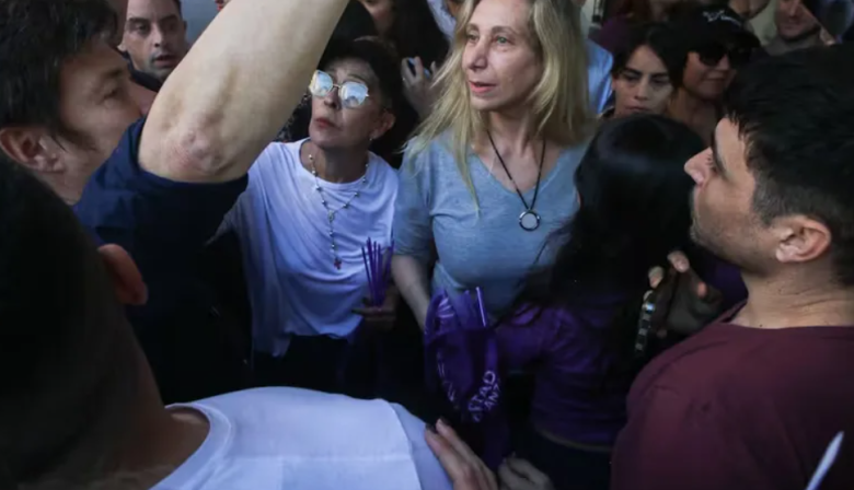 Otra vez hubo incidentes en una caravana libertaria: evacuaron a Karina Milei en Corrientes