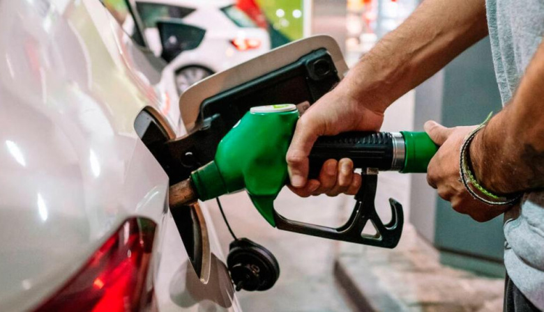 El impuesto a los combustibles se ajustará por inflación y tendrá impacto desde septiembre