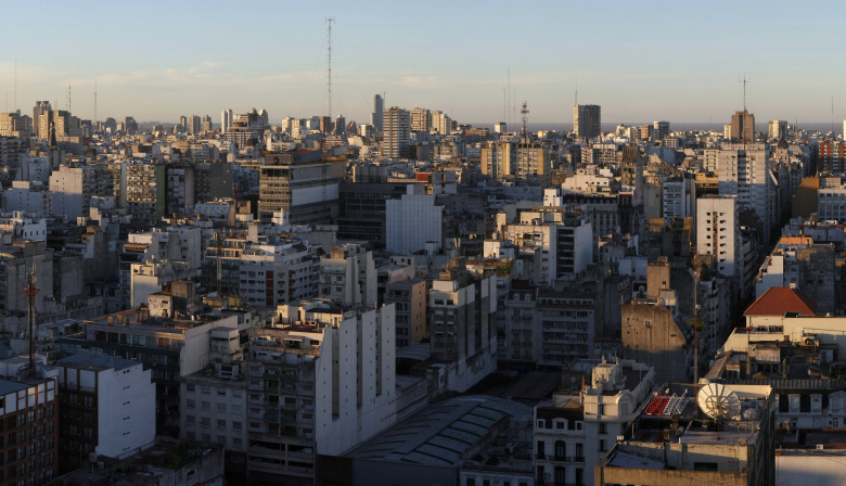Buenos Aires enfrenta nuevos desafíos en un escenario de tensión política y económica
