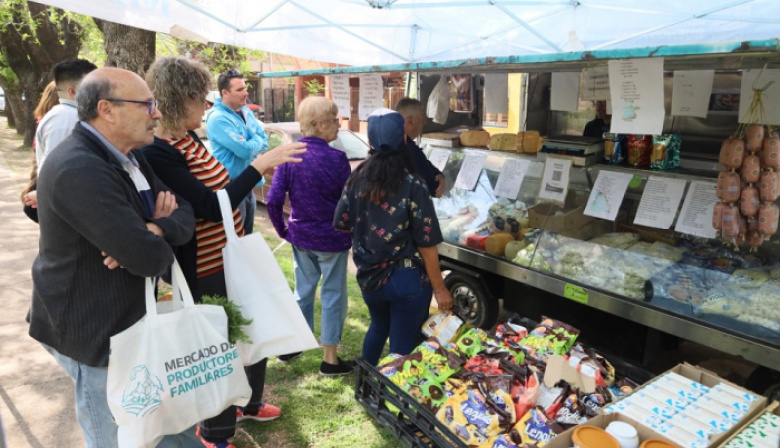 El Mercado de Productores Familiares sigue recorriendo la Provincia