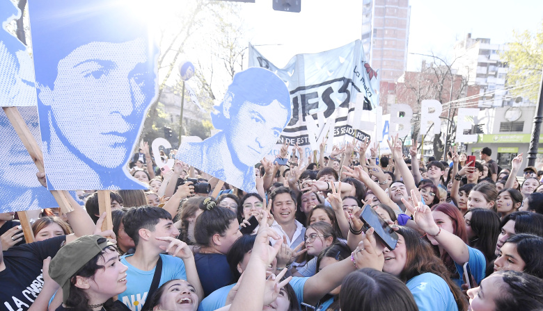 Kicillof asistió a la marcha por los 49 años de La Noche de los Lápices