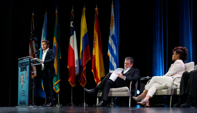 Kicillof desde Nueva York: “En Argentina están en riesgo la división de poderes”