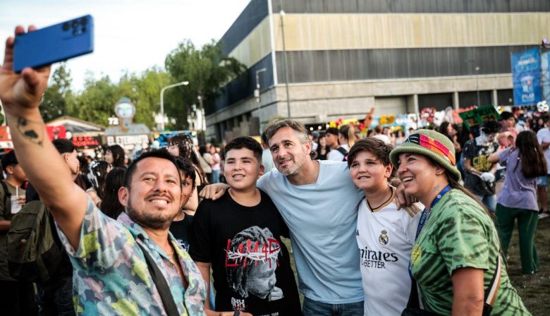 Achával acompaña a la comunidad en las Fiestas Patronales de Pilar