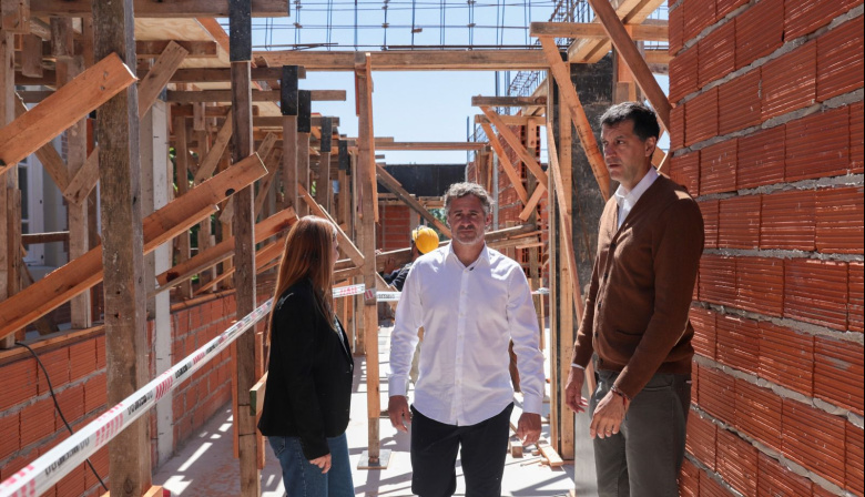 La Universidad Nacional de Pilar mejora su infraestructura con un nuevo edificio.