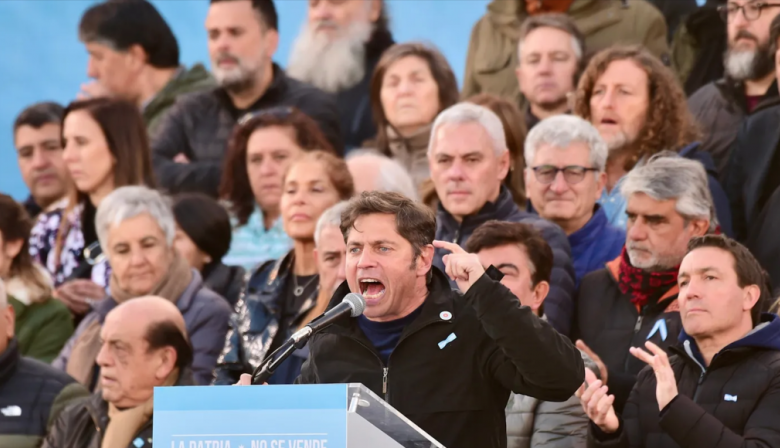 Unidad estratégica: Kicillof y Massa juntos en el bunker de Fuerza Patria para esperar el resultado electoral