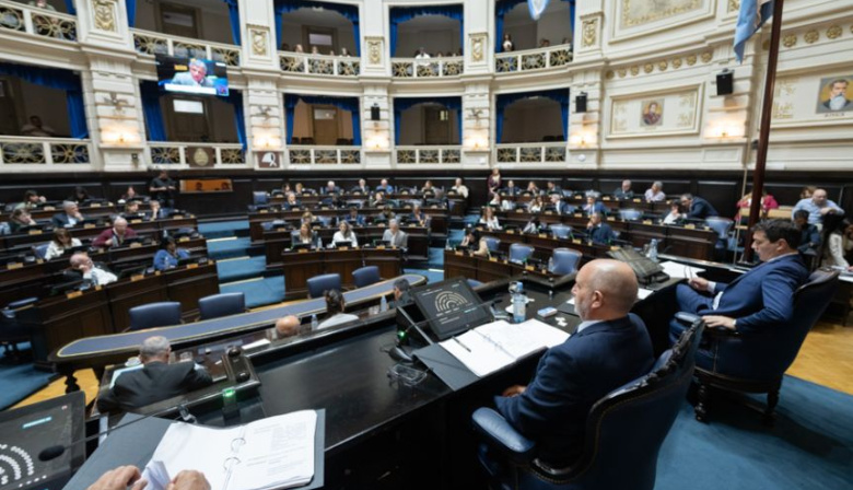 Axel Kicillof propone un fondo para municipios atado al endeudamiento y genera polémica