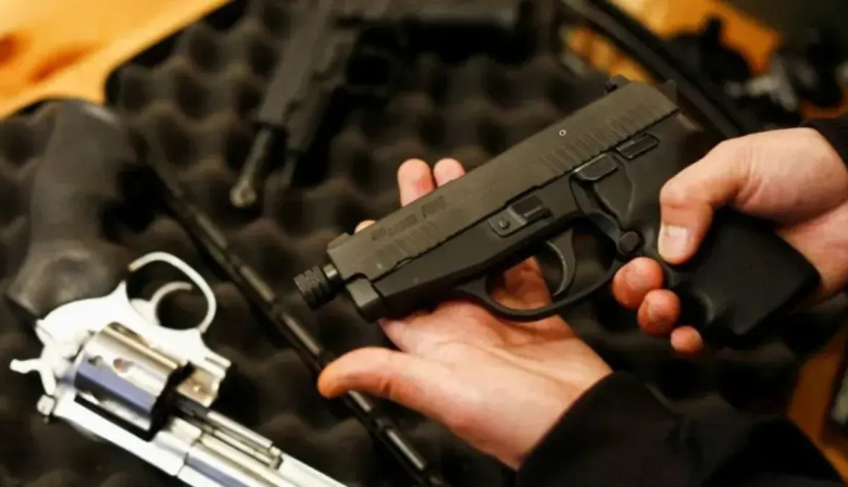 El Gobierno endurece el control de armas: cinco años de antigüedad y aval deportivo para tener semiautomáticas