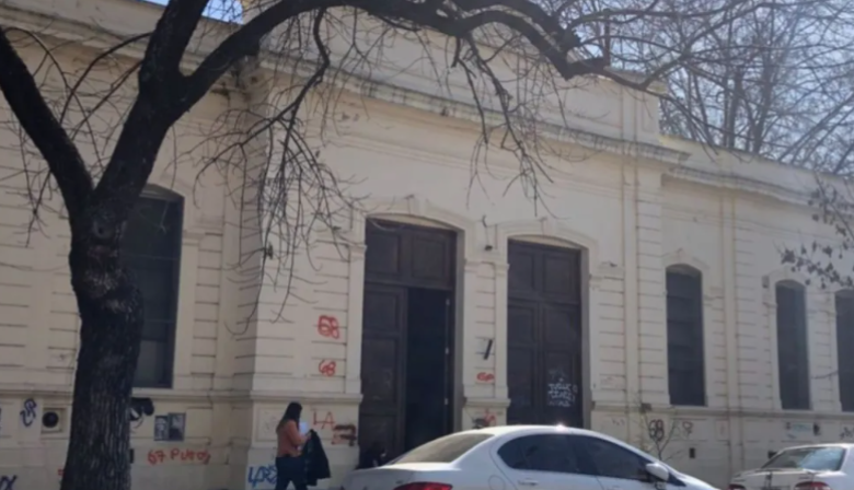 Investigan agresión en el Normal 2 de La Plata