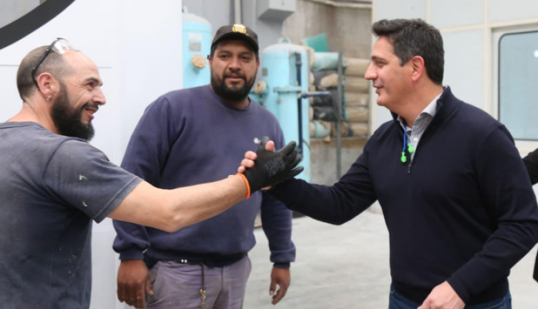 Marinucci visitó Italbus y destacó el valor de la industria nacional