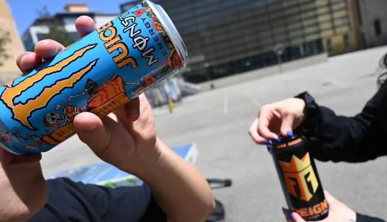 Proponen prohibir la venta de bebidas energizantes a menores en la provincia de Buenos Aires