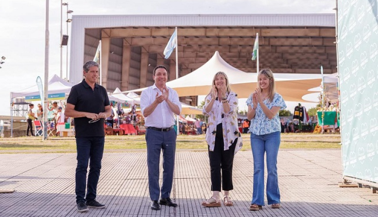 Florencio Varela: Alvarez Rodríguez inauguró una exposición productiva