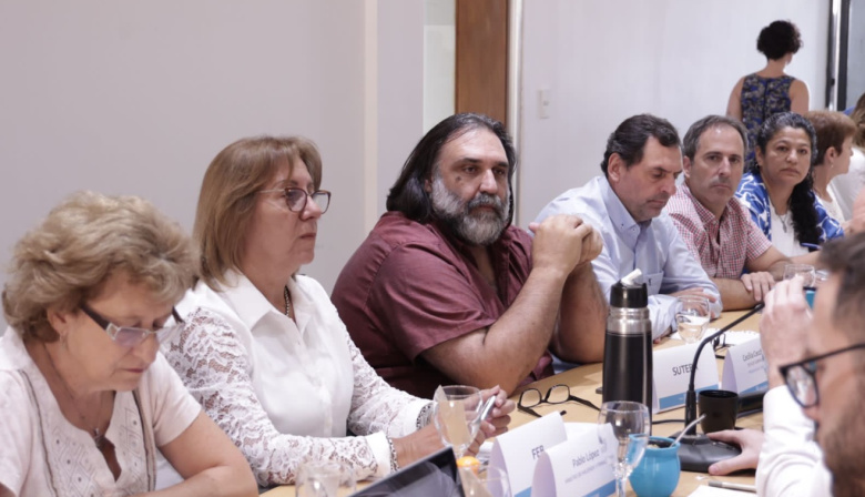 Gremios docentes pidieron urgente reapertura salarial en Provincia