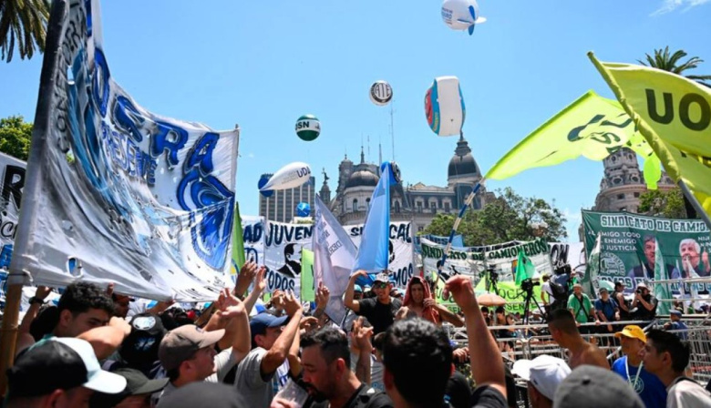 CGT marchó contra la reforma laboral y anticipó que podría llamar a un paro nacional