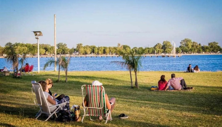 Confirmaron los feriados puente de 2026: tres fines de semana extra largos para impulsar el turismo