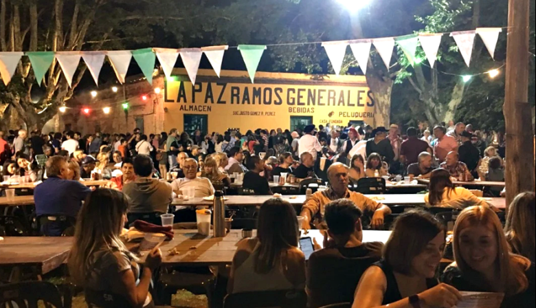 Roque Pérez celebra la 12ª edición de La Noche de los Almacenes con un gran circuito campero