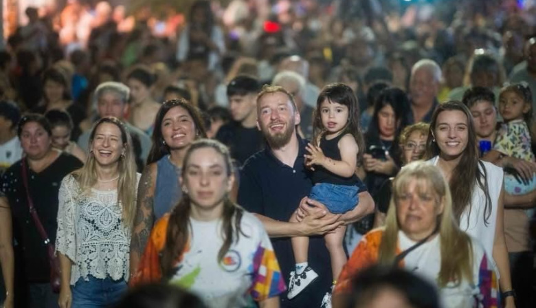 Miles de vecinos participaron del 95° Tradicional Desfile de los Reyes Magos en Lomas