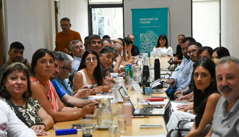 Provincia ofertó 1,5% y gremios rechazaron la primera propuesta